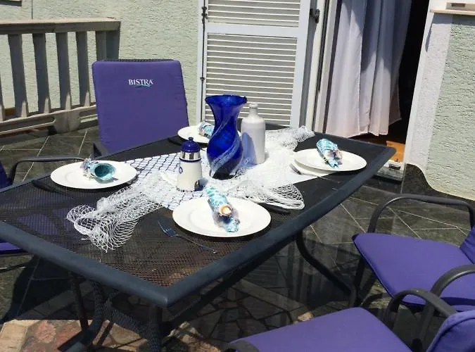 Sanmari Gasthuis Novi Vinodolski