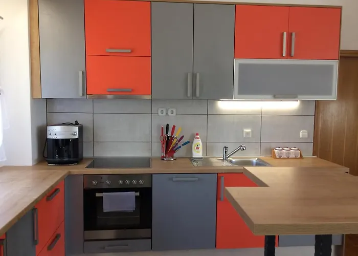 Sanmari Gasthuis Novi Vinodolski