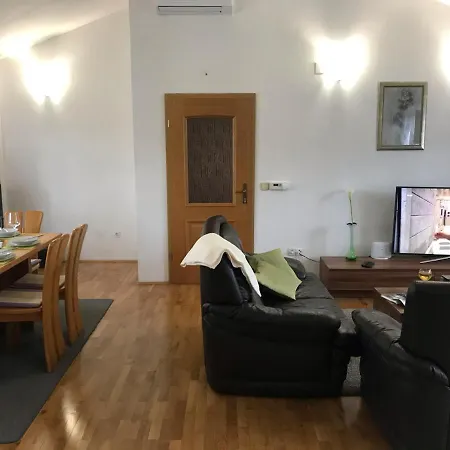 Sanmari Konukevi Novi Vinodolski